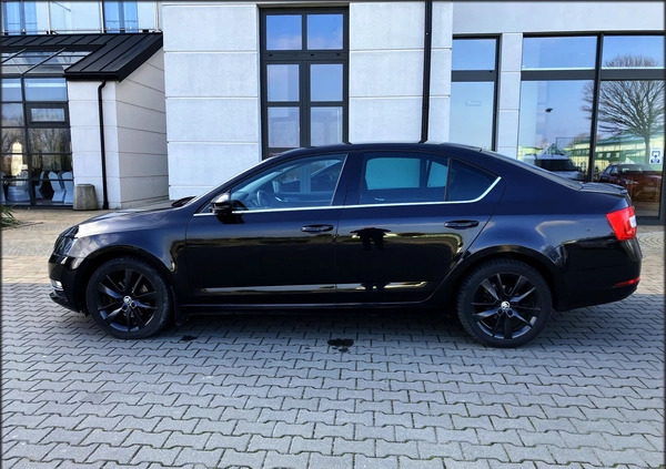 Skoda Octavia cena 47999 przebieg: 207000, rok produkcji 2018 z Rzeszów małe 154